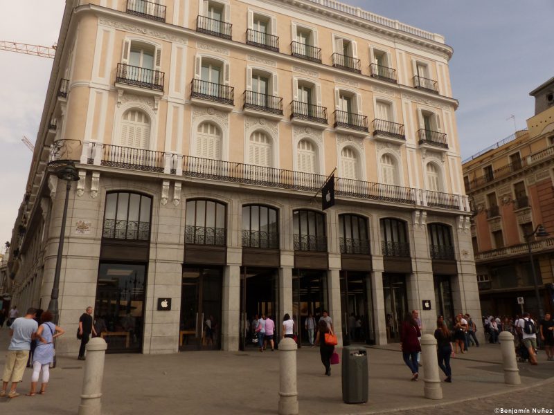 MC-00431_00_Puerta_del_Sol,_Apple_Store,_Madrid,_Madrid,_España,_2015(c)Benjamín Nuñez